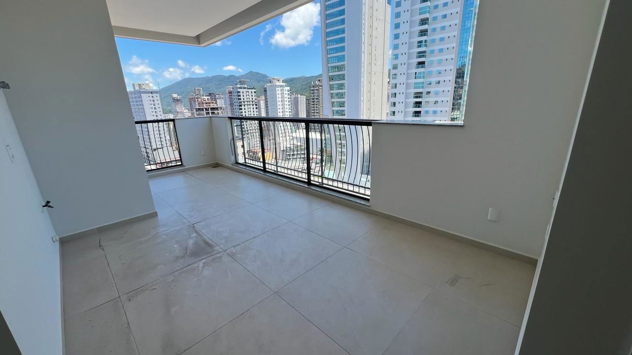 Apto Pronto em Itapema/SC bairro Meia Praia, com 190m² área privativa sendo, 4 suítes, 3 vagas de garagem, área de lazer completa