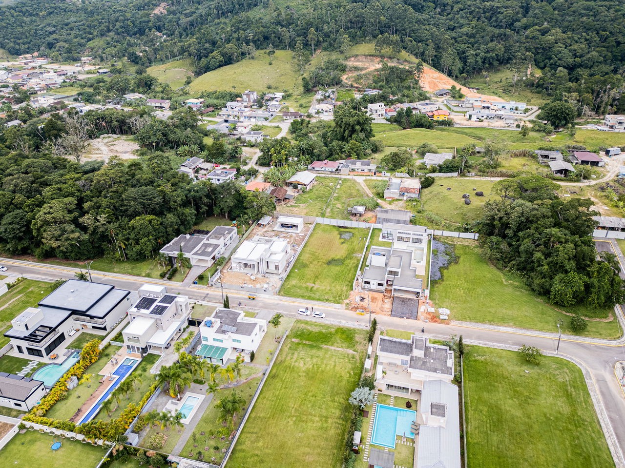 Chácara a venda na cidade de Itapema/SC no bairro Casa Branca, com 2.278 m², Lazer completo. Investimento.