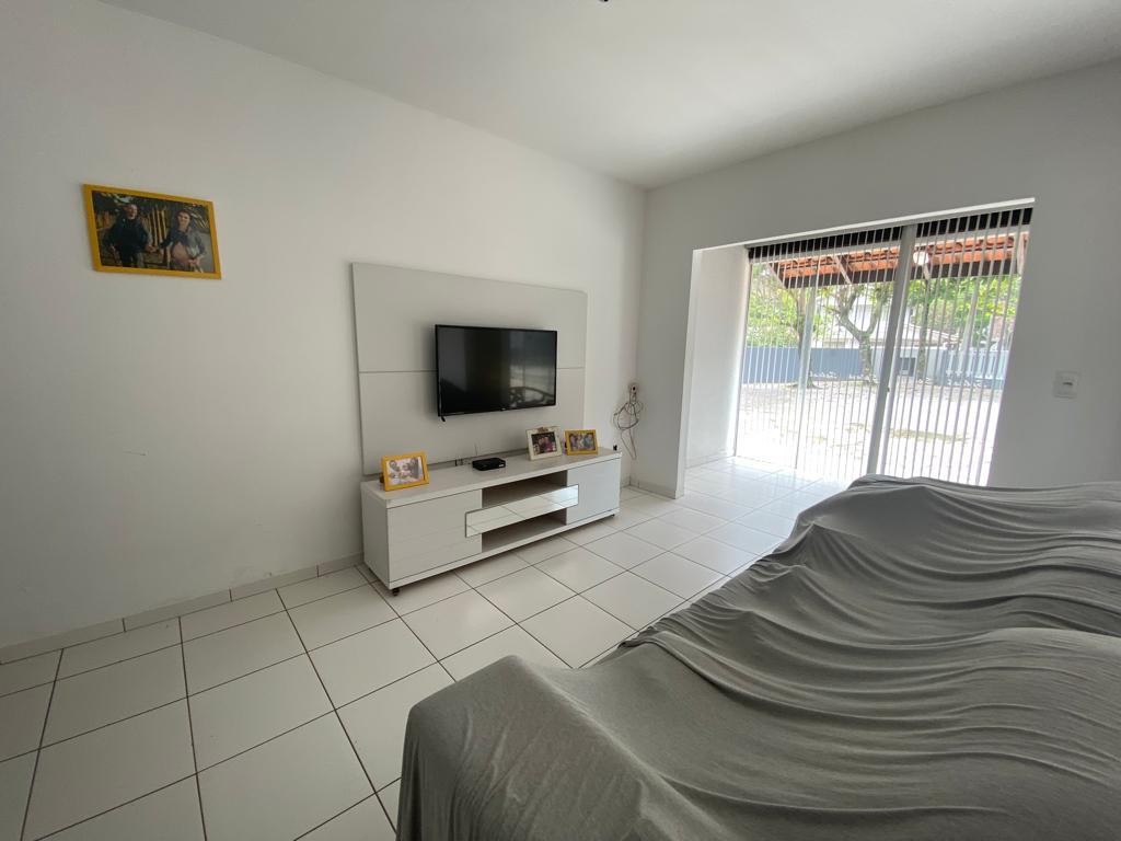 Casa pronta em bombinhas, com 115,08m² área privativa, sendo