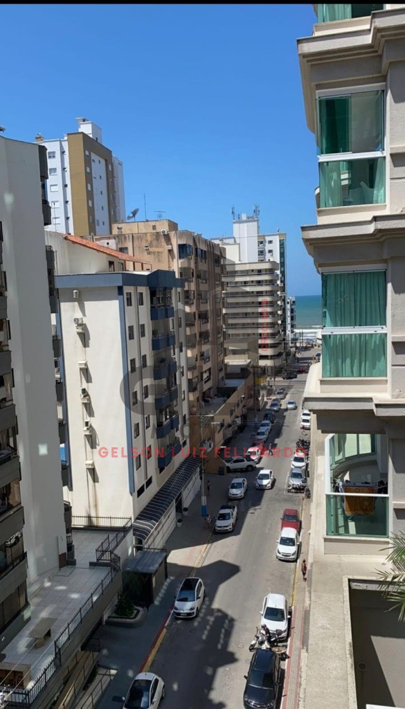 Apartamento de Alto Padrão na cidade de Itapema/SC, no bairro Meia Praia, com 3 Suítes mais um dormitório e 3 Vagas de Garagem. Localização Privilegi