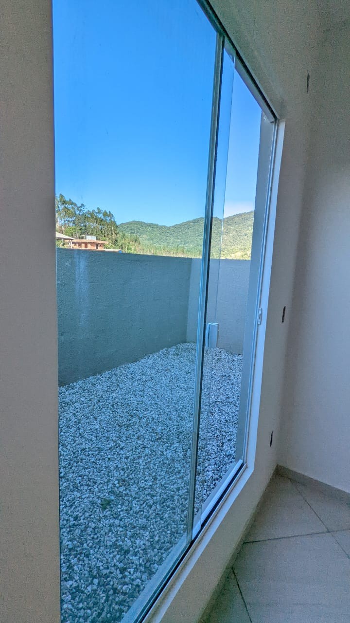 Casas itajaí bairro rio do meio, com 600m² de área, bem loca
