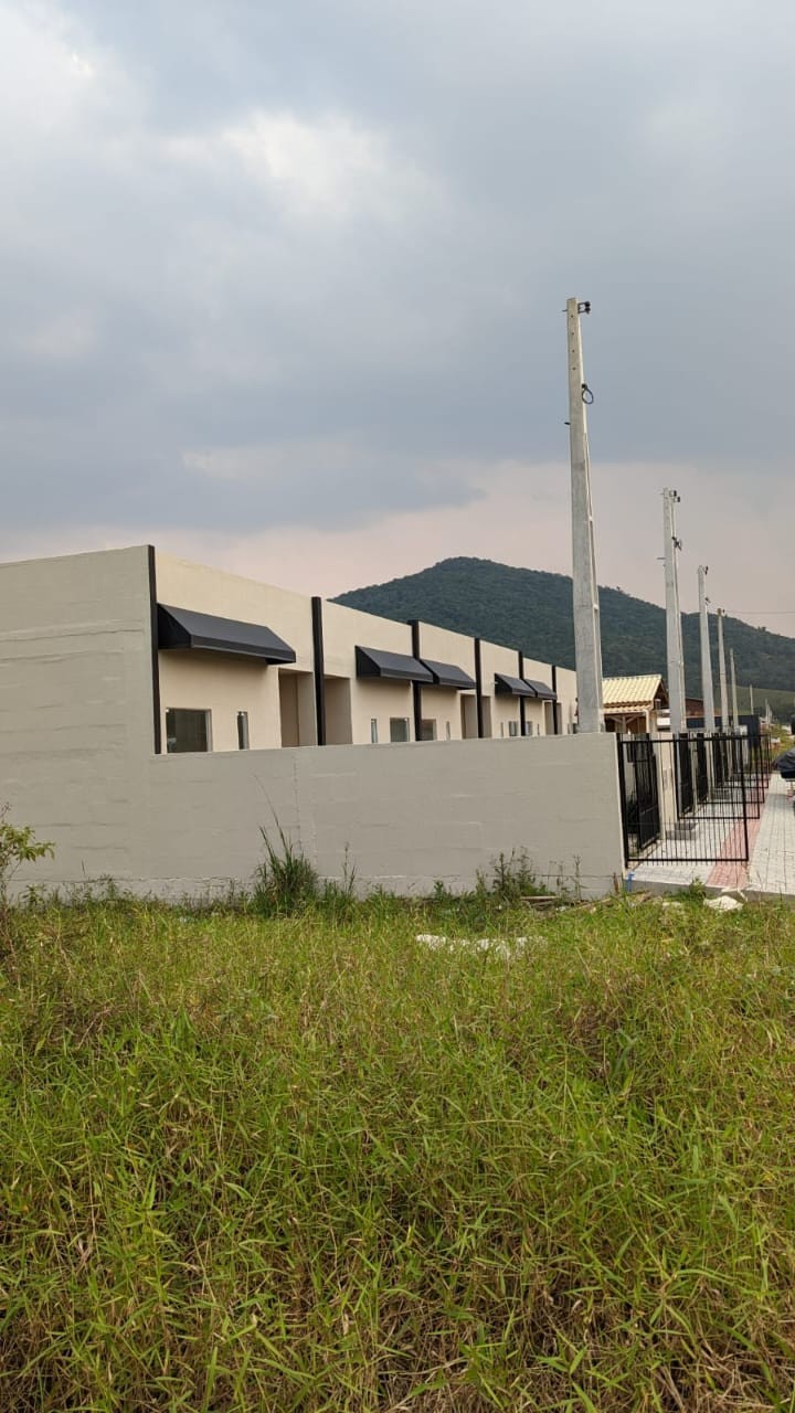 Casas itajaí bairro rio do meio, com 600m² de área, bem loca