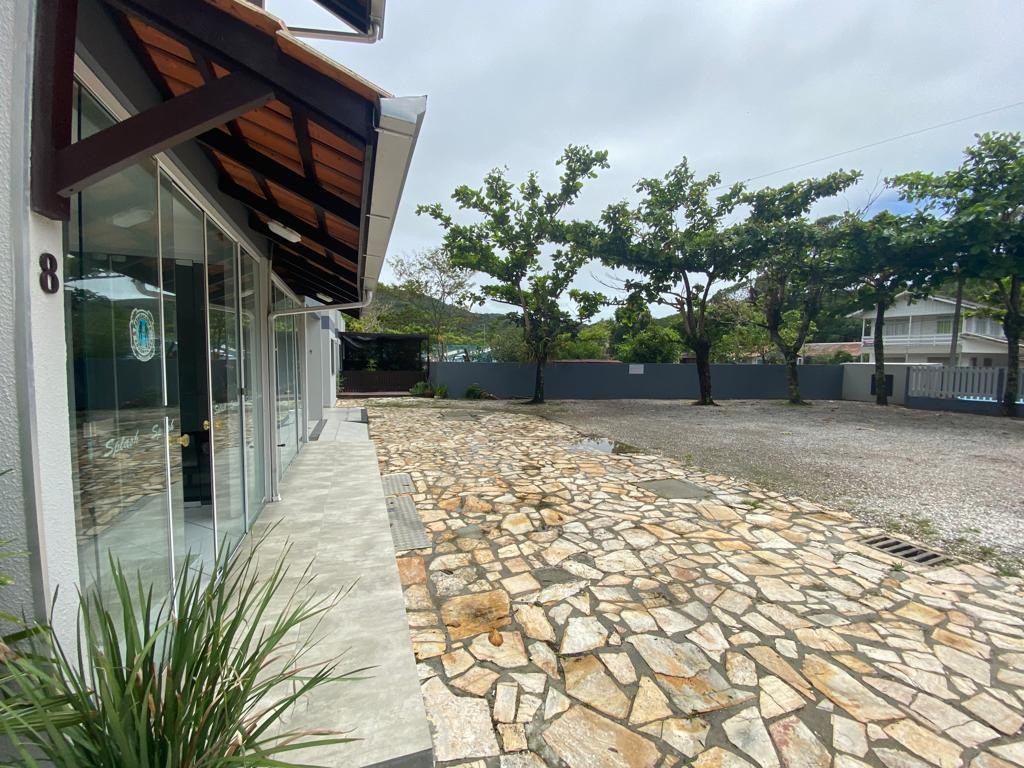 Casa pronta em bombinhas, com 115,08m² área privativa, sendo