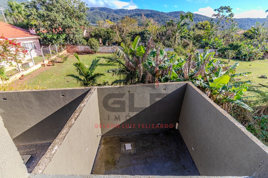 Casa Sobrado Novo em Itapema/SC no Sertão do Trombudo, com 120m², 2 suítes e 1 vaga de garagem. 35m² de terraço
