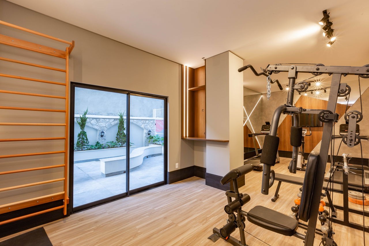 Apto Pronto de luxo na cidade de Balneário Camboriú/SC, no bairro Pioneiros, com 3 Suítes e 3 Vagas de Garagem. Localização Privilegiada. 210m do mar