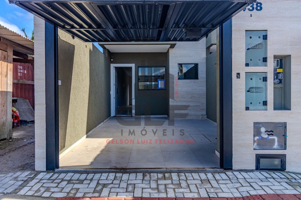 Casa Sobrado Novo em Itapema/SC no Sertão do Trombudo, com 120m², 2 suítes e 1 vaga de garagem. 35m² de terraço