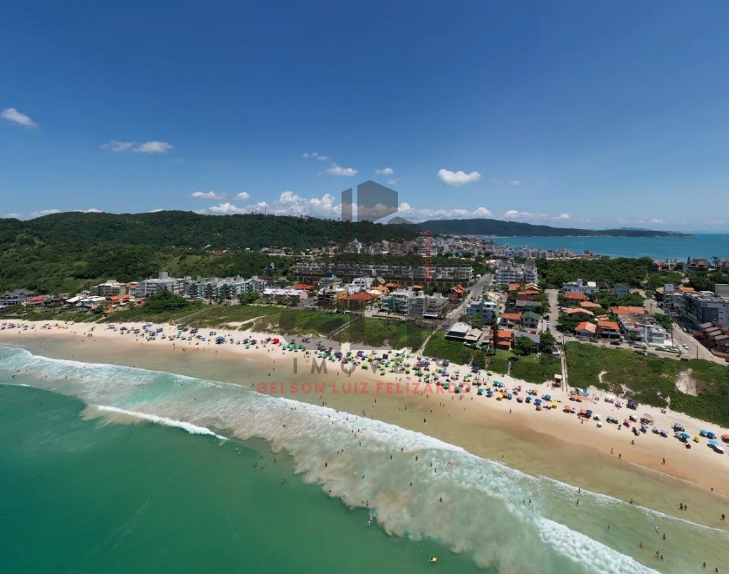 Casa de luxo na cidade de Bombinhas/SC, no bairro 4 Ilhas, com 3 Suítes e 3 Vagas de Garagem. Localização Privilegiada. Casa Alto Padrão. 172m do mar