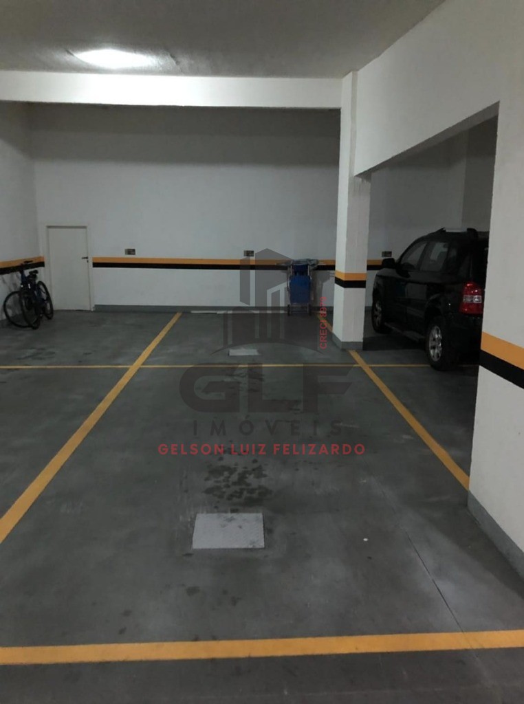 Apartamento de Alto Padrão na cidade de Itapema/SC, no bairro Meia Praia, com 3 Suítes mais um dormitório e 3 Vagas de Garagem. Localização Privilegi