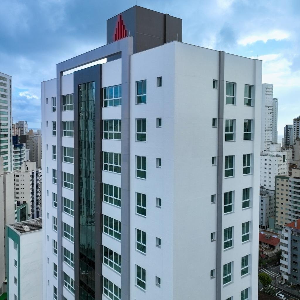 Apto Pronto em balneário Cambiário, com 370,94m² área privativa com 4 dormitórios, sendo 2 suítes, área de lazer completa