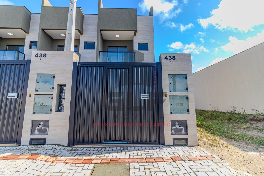 Casa Sobrado Novo em Itapema/SC no Sertão do Trombudo, com 120m², 2 suítes e 1 vaga de garagem. 35m² de terraço