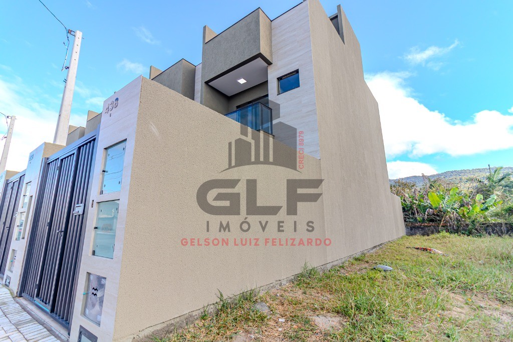 Casa Sobrado Novo em Itapema/SC no Sertão do Trombudo, com 120m², 2 suítes e 1 vaga de garagem. 35m² de terraço