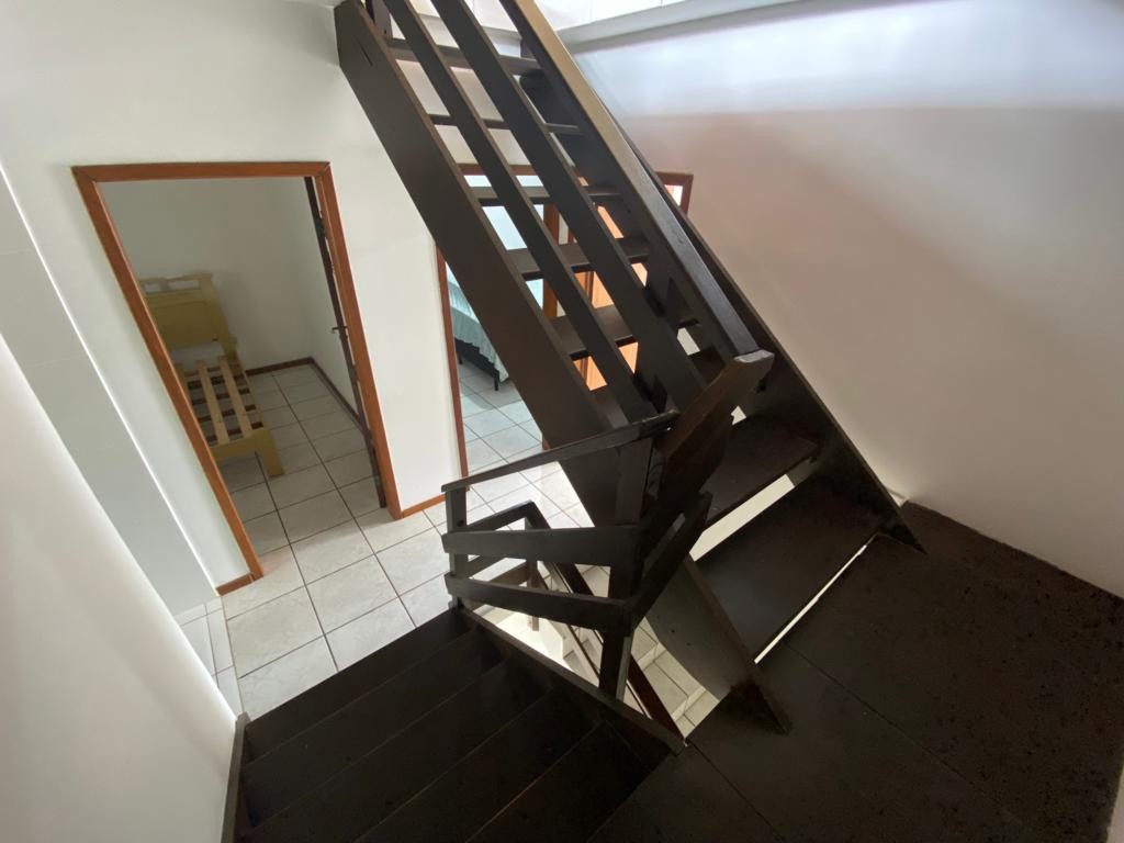 Casa pronta em bombinhas, com 115,08m² área privativa, sendo