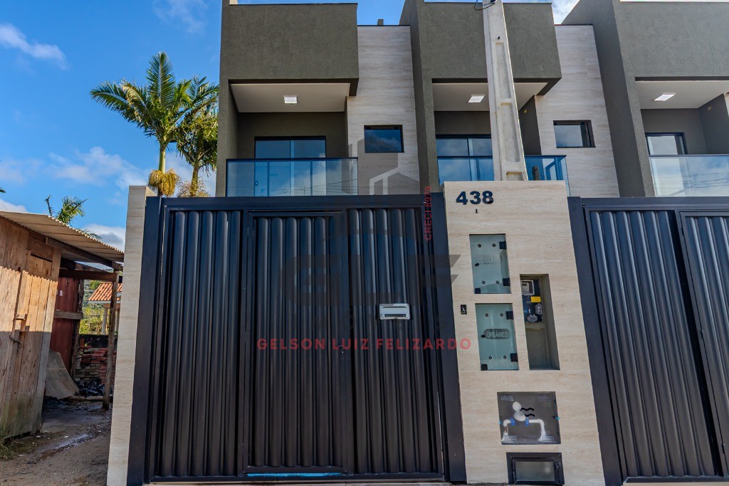 Casa Sobrado Novo em Itapema/SC no Sertão do Trombudo, com 120m², 2 suítes e 1 vaga de garagem. 35m² de terraço