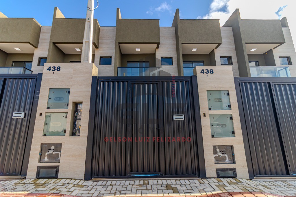 Casa Sobrado Novo em Itapema/SC no Sertão do Trombudo, com 120m², 2 suítes e 1 vaga de garagem. 35m² de terraço