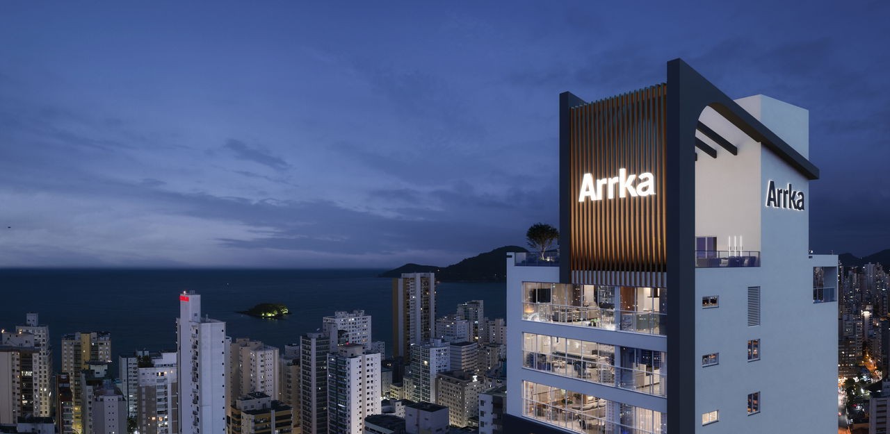 Oportunidade Única: Sala Comercial Pronta à Venda no Centro de Balneário Camboriú-SC, 448,87m², 1 Banheiro e 2 Vagas de Garagem!