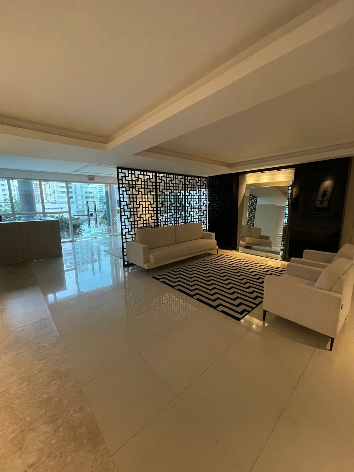 Apto Pronto em Balneário Camboriú, com 119m² área privativa, com 3 dormitórios sendo 1 suíte, 4 vagas de garagem, com área de lazer