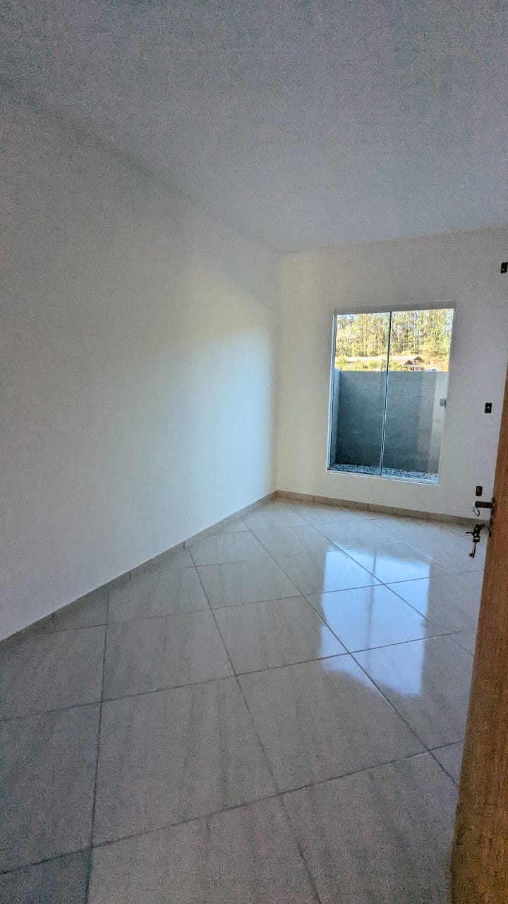 Casas itajaí bairro rio do meio, com 600m² de área, bem loca