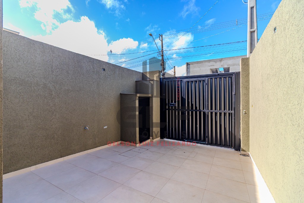 Casa Sobrado Novo em Itapema/SC no Sertão do Trombudo, com 120m², 2 suítes e 1 vaga de garagem. 35m² de terraço