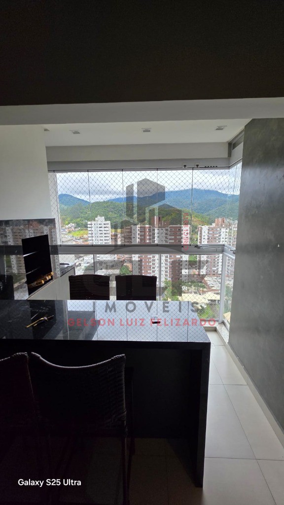 Apto Pronto e Mobiliado em Itapema/SC com 70m² área privativa, com 2 dormitórios sendo 1 suíte, 1 vaga de garagem, área de lazer completa