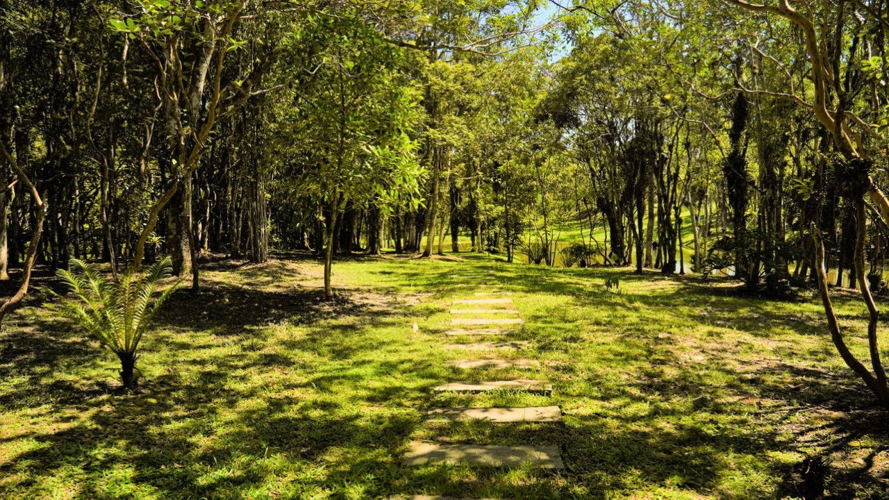 Terreno a venda bem localizado em camboriú/sc com 1.046,68m²