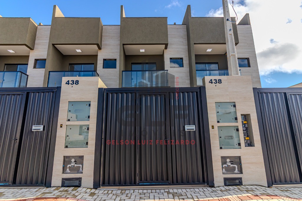Casa Sobrado Novo em Itapema/SC no Sertão do Trombudo, com 120m², 2 suítes e 1 vaga de garagem. 35m² de terraço