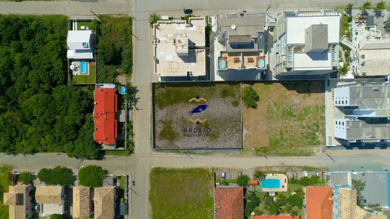 Apto Pronto em Bombinhas, com 96,70m² área privativa sendo, sendo 2 suítes, 23 vagas de garagem, área de lazer completa