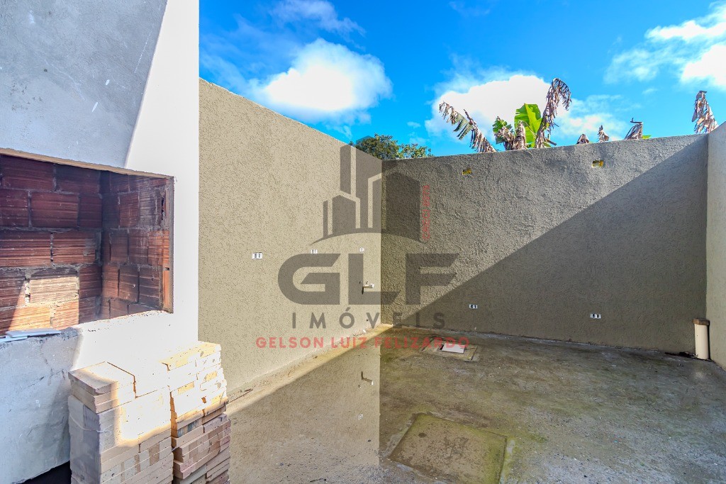 Casa Sobrado Novo em Itapema/SC no Sertão do Trombudo, com 120m², 2 suítes e 1 vaga de garagem. 35m² de terraço