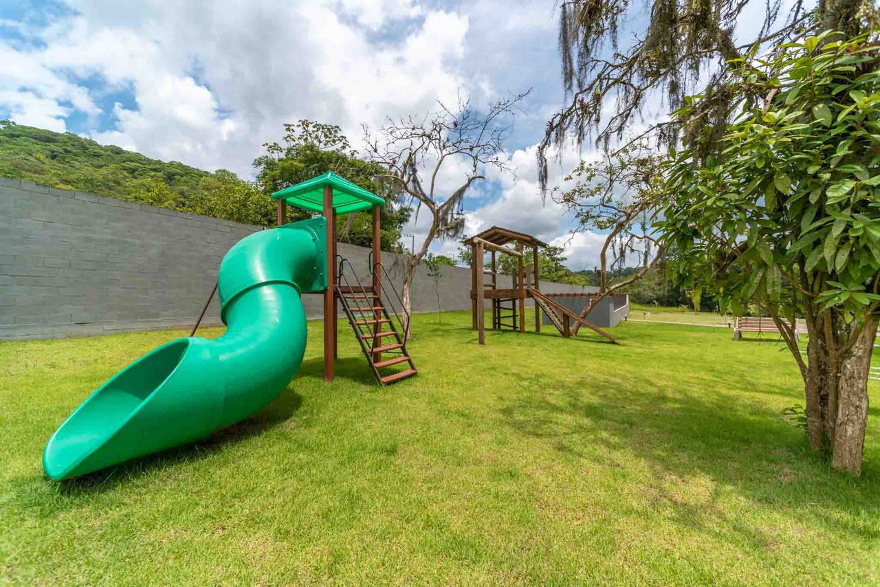 Terreno a venda bem localizado em camboriú/sc com 1.046,68m²