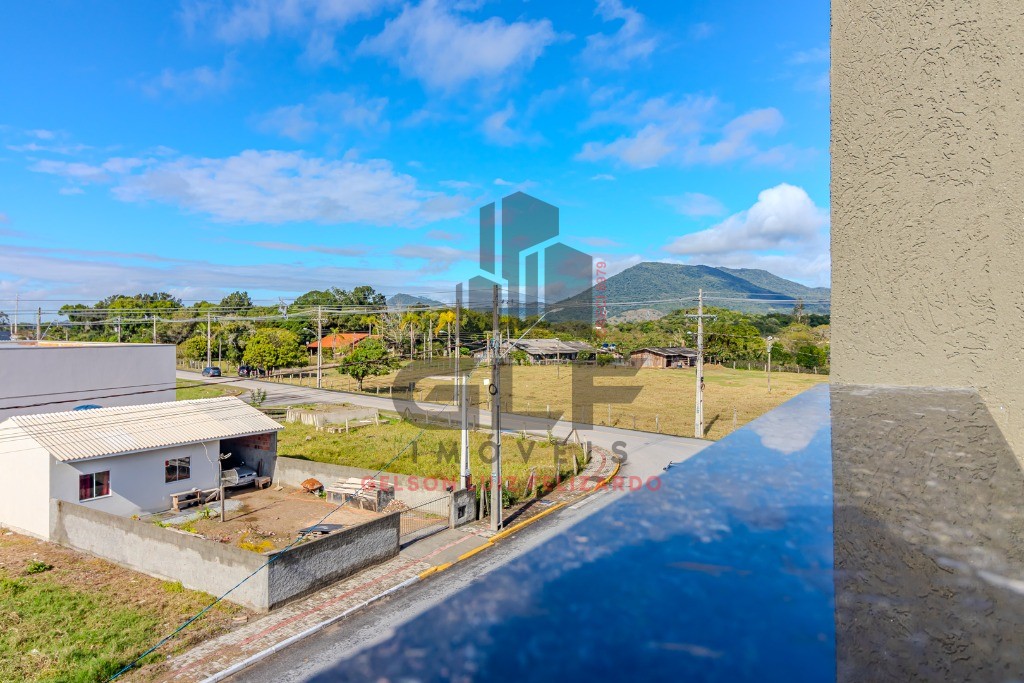 Casa Sobrado Novo em Itapema/SC no Sertão do Trombudo, com 120m², 2 suítes e 1 vaga de garagem. 35m² de terraço