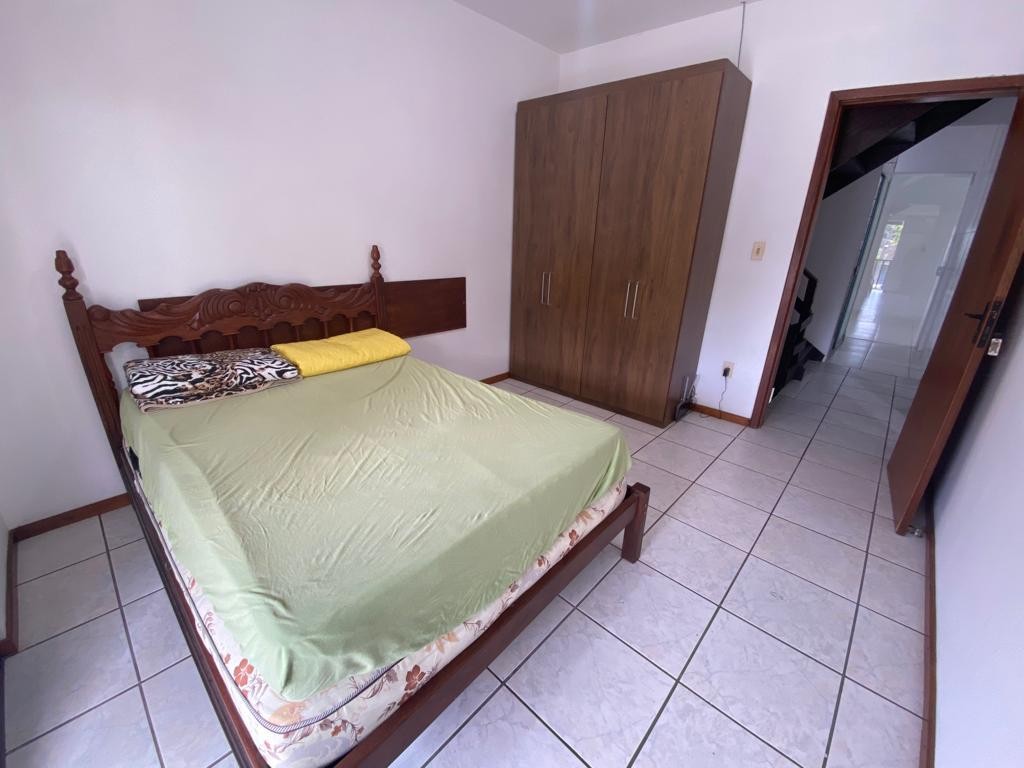 Casa pronta em bombinhas, com 115,08m² área privativa, sendo