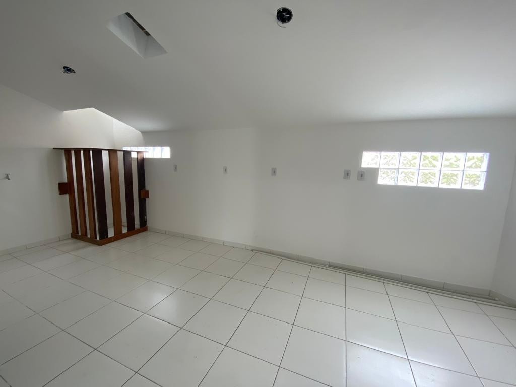 Casa pronta em bombinhas, com 115,08m² área privativa, sendo