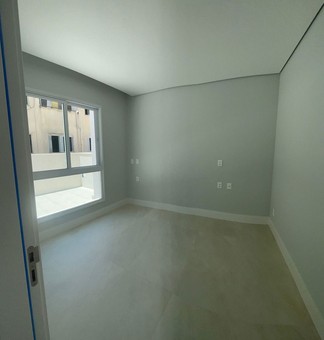 Apto Pronto em balneário Cambiário, com 370,94m² área privativa com 4 dormitórios, sendo 2 suítes, área de lazer completa