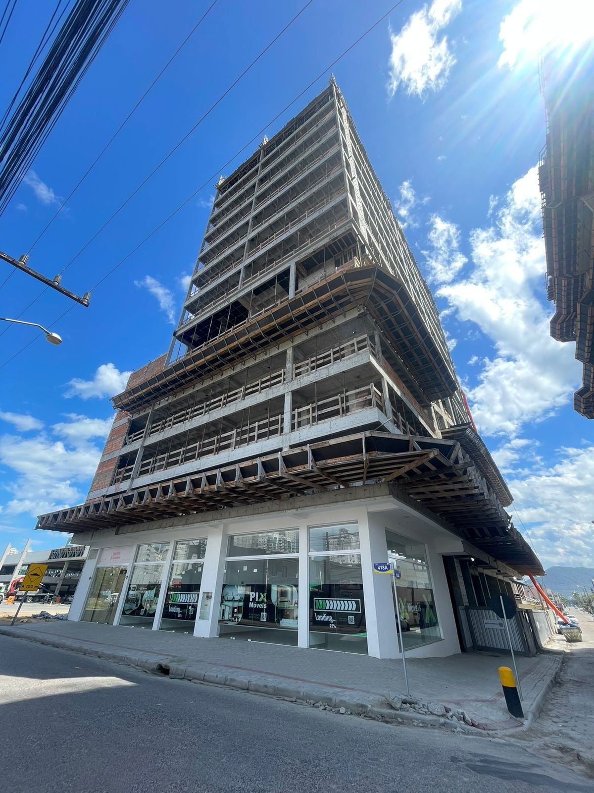 Apto Pronto em Itapema, bairro Morretes, com 43,89m² área privativa com 2 dormitórios sendo 1 suíte, 1 vaga de garagem