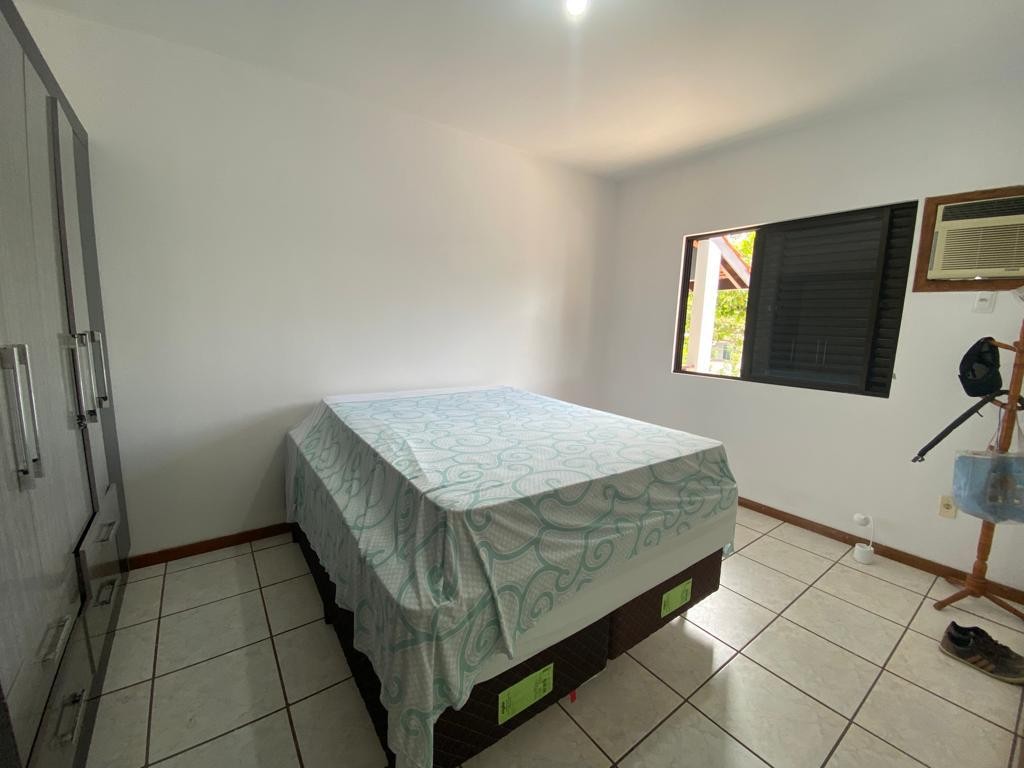 Casa Pronta em Bombinhas, com 115,08m² área privativa, sendo 3 dormitórios, 1 vaga de garagem