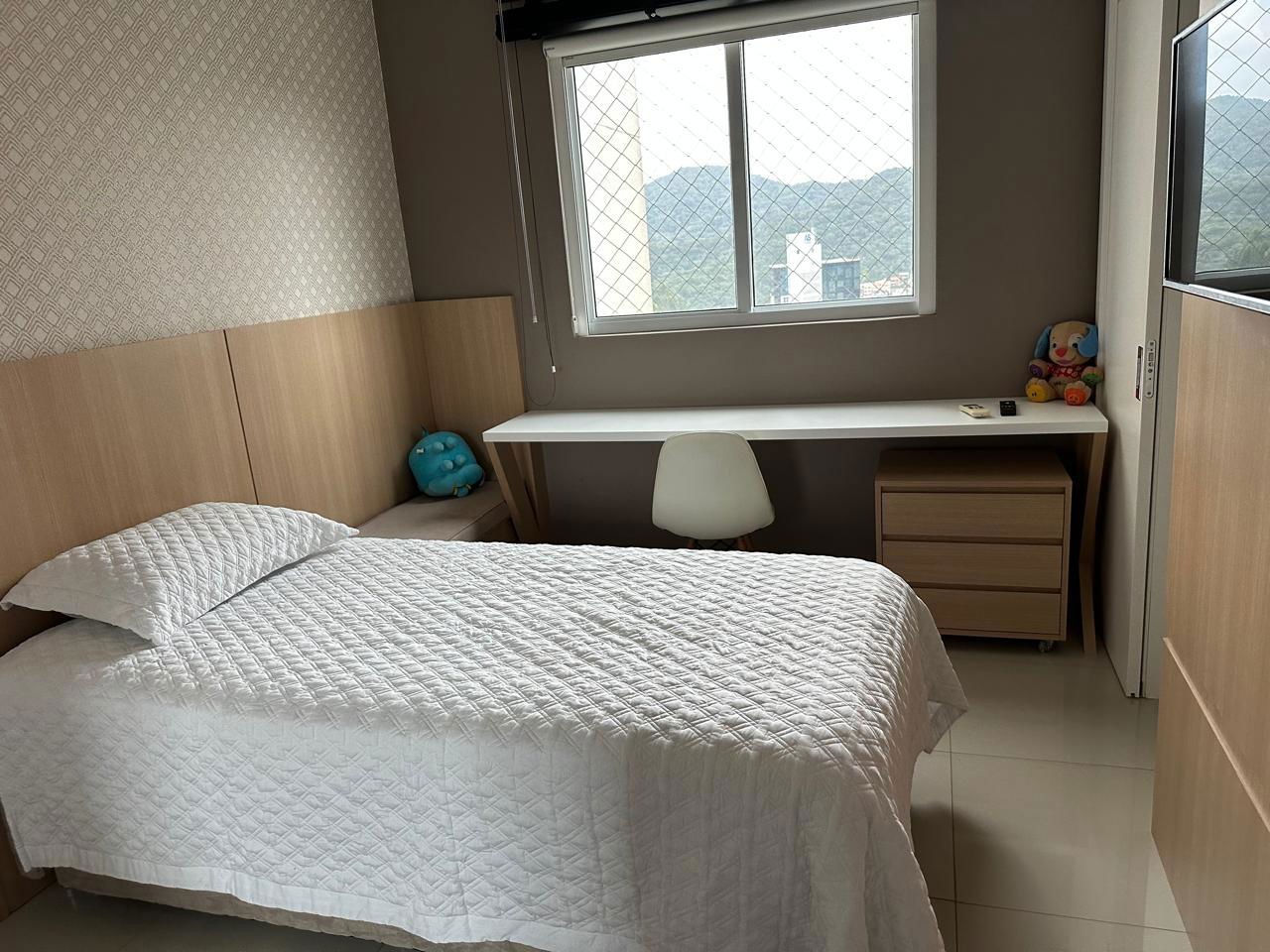Apto Pronto em Balneário Camboriú, com 133,52m² área privativa sendo, 3 suítes, 3 vagas de garagem, área de lazer completa