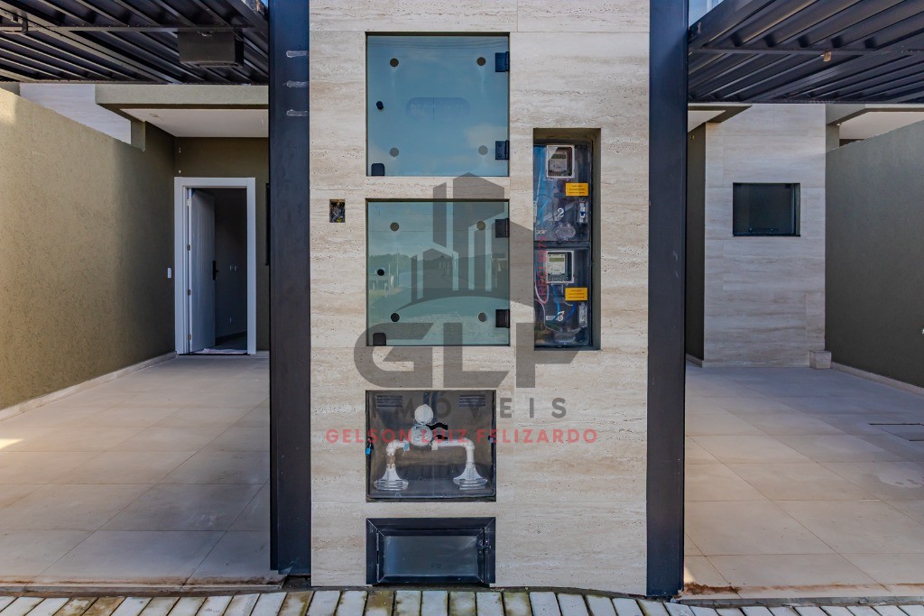 Casa Sobrado Novo em Itapema/SC no Sertão do Trombudo, com 120m², 2 suítes e 1 vaga de garagem. 35m² de terraço