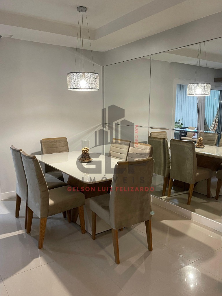 Apartamento de Alto Padrão na cidade de Itapema/SC, no bairro Meia Praia, com 3 Suítes mais um dormitório e 3 Vagas de Garagem. Localização Privilegi