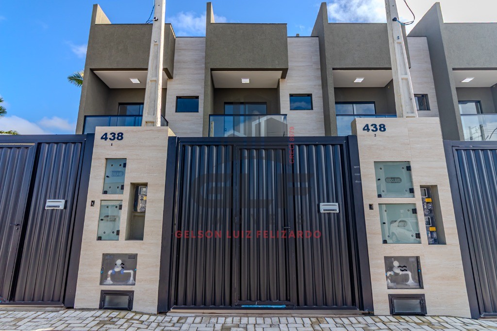 Casa Sobrado Novo em Itapema/SC no Sertão do Trombudo, com 120m², 2 suítes e 1 vaga de garagem. 35m² de terraço