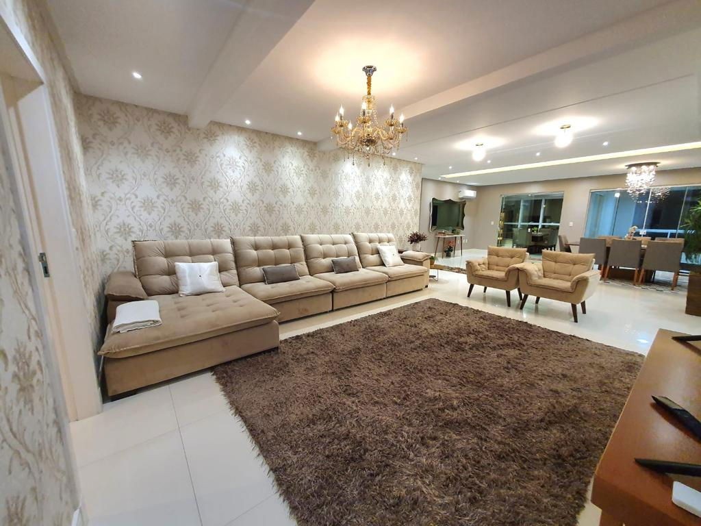 Apartamento Pronto em Itapema/SC com 268,27m² área privativa sendo, 4 suítes, 2 vagas de garagem, área de lazer completa
