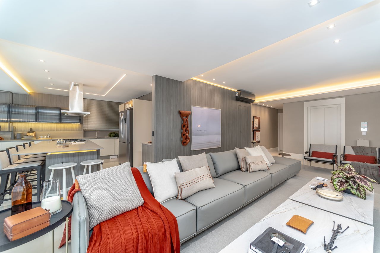 Apartamento de luxo pronto no Centro de Balneário Camboriú-SC: 4 quartos, 4 suítes, 5 banheiros, 4 vagas de garagem, 237m²