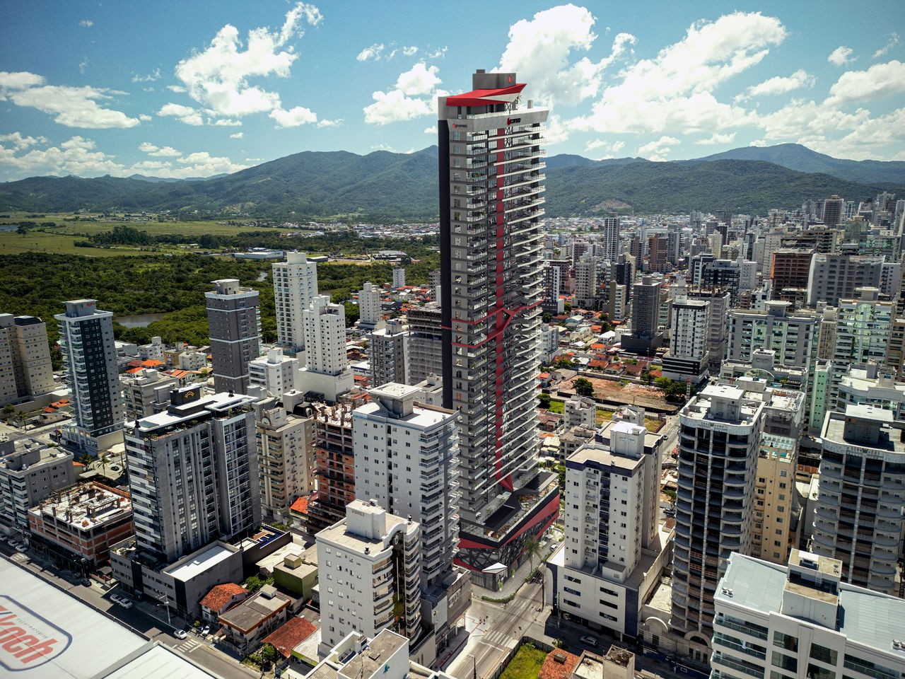 Apartamento Lançamento na cidade de Itapema/SC no bairro Meia Praia, 3 dormitórios e 1 Vaga de garagem, com Lazer Completo. Bem localizado. Investir