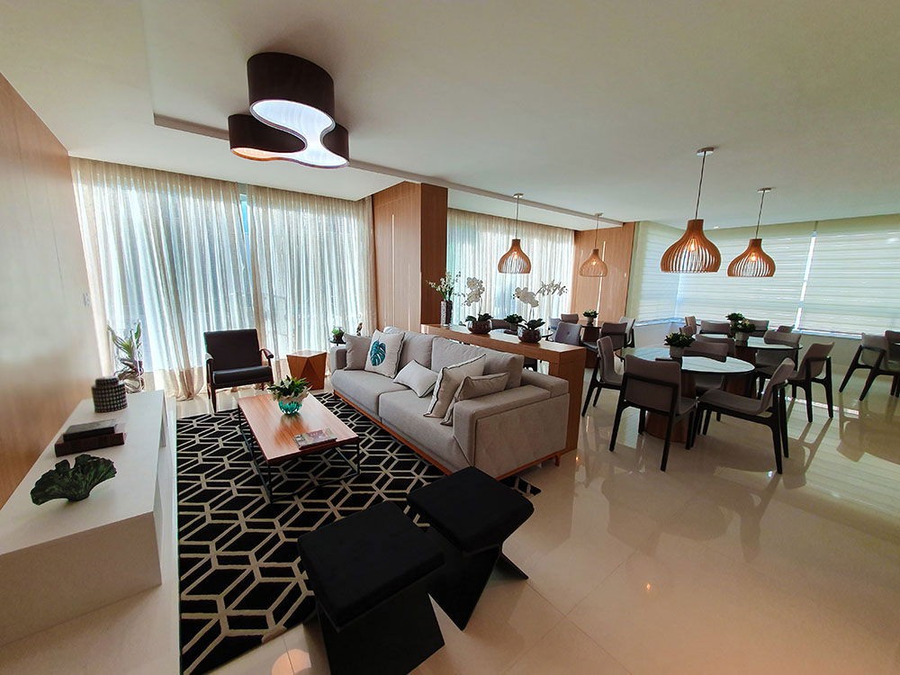 Apartamento de Luxo Pronto no Centro de Balneário Camboriú-SC: 3 suítes, 4 banheiros, 3 vagas de garagem, 145,82m² de área.