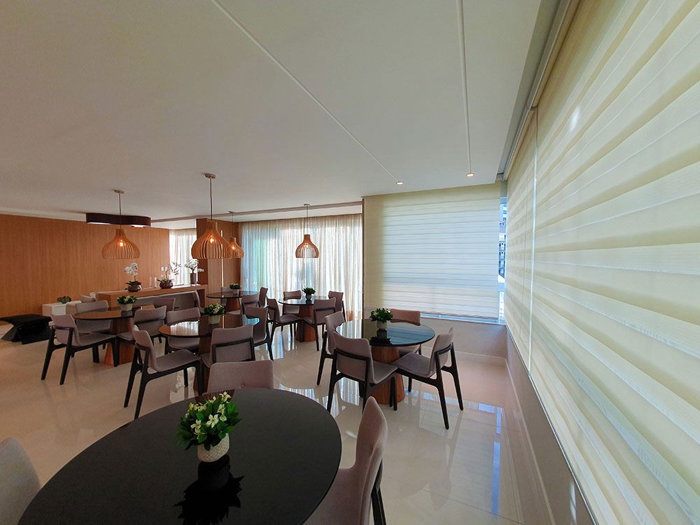 Apartamento de Luxo Pronto no Centro de Balneário Camboriú-SC: 3 suítes, 4 banheiros, 3 vagas de garagem, 145,82m² de área.