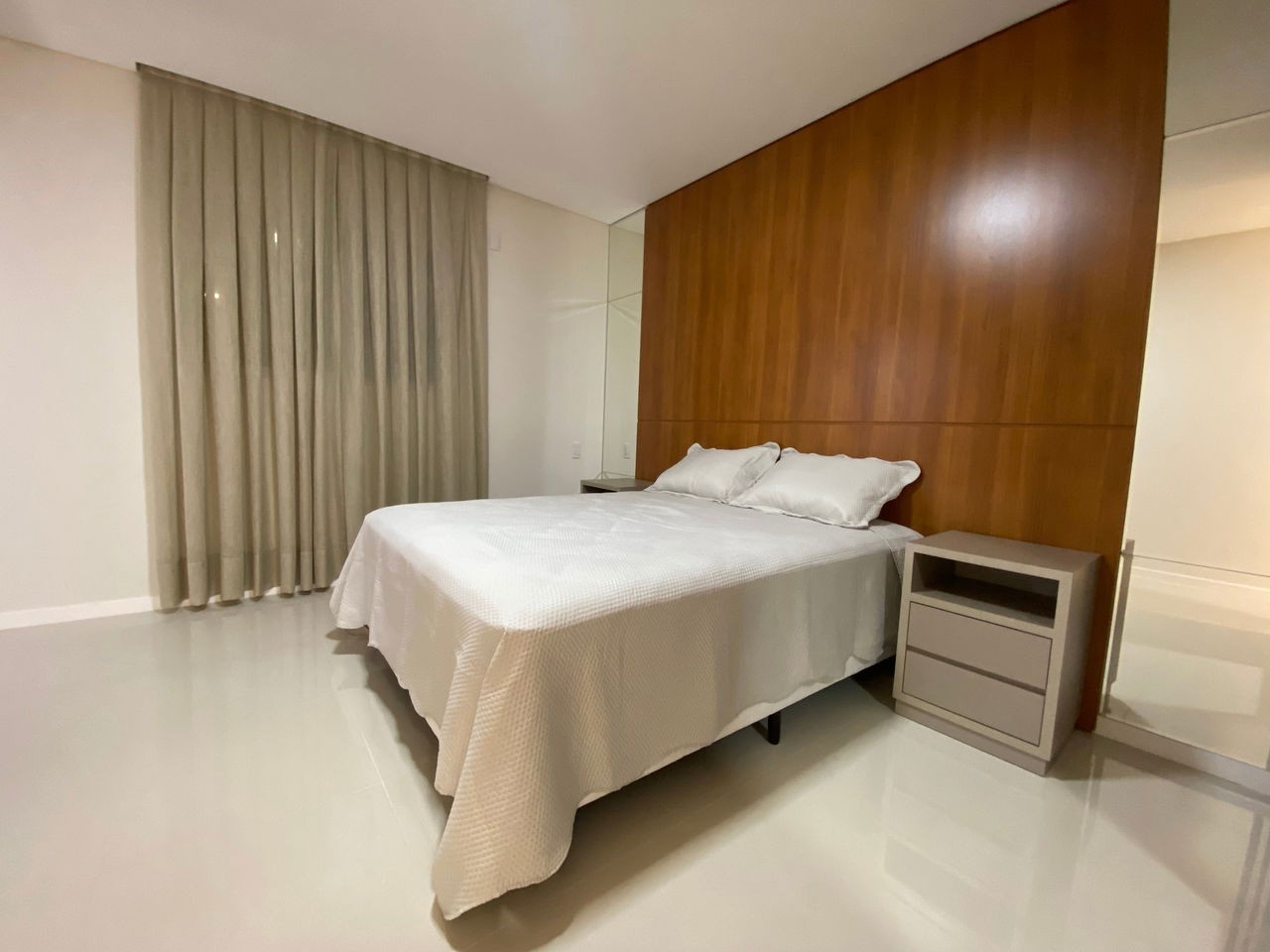 Apartamento Pronto em Itapema/SC bairro Meia Praia, com 142m² área privativa, não perca essa oportunidade