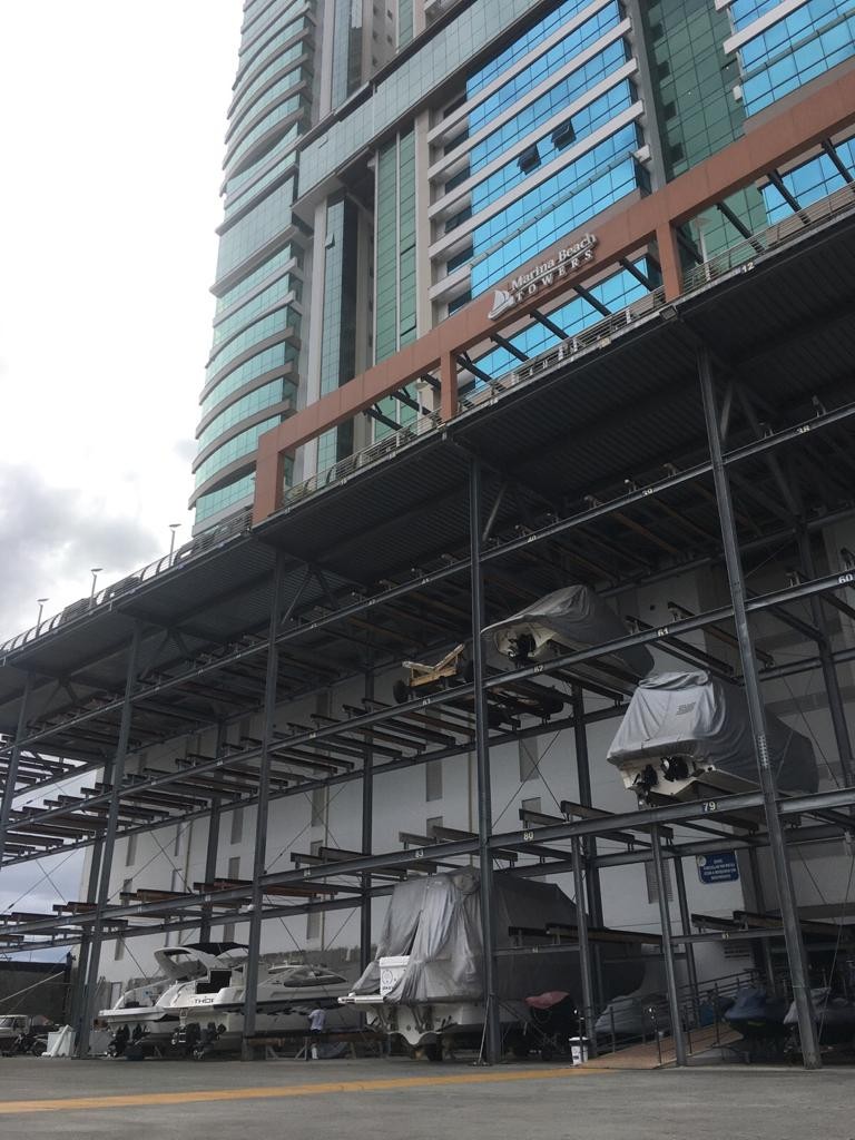 Imperdível! Apartamento de Luxo Pronto na Barra Sul, Balneário Camboriú-SC: 4 suítes, 3 vagas, 220,79m². Agende sua visita!