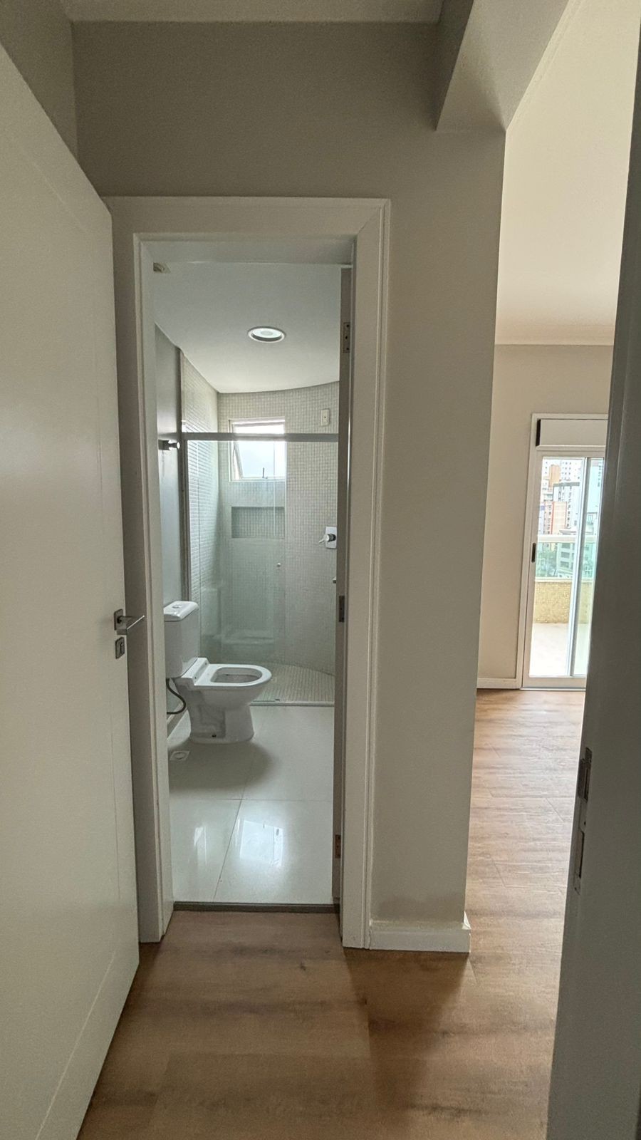 Apartamento Pronto para morar em Balneário Camboriú/SC com 160m² de área privativa sendo 3 suítes 3 vagas de garagem