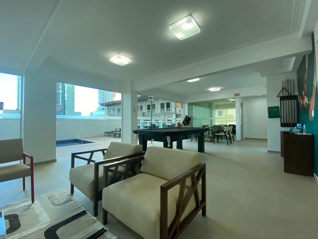 Venda de Apartamento Pronto de Luxo na Meia Praia, Itapema-SC: 4 Quartos, 3 Suítes, 4 Banheiros, 3 Vagas de Garagem!