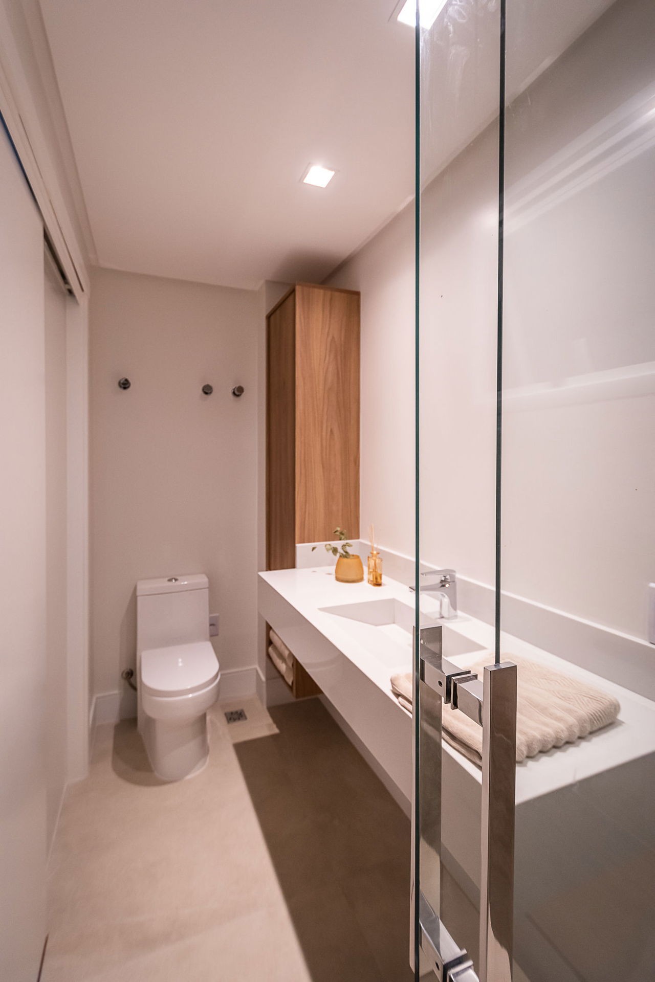 Imperdível apartamento Pronto à venda em Itajaí-SC, no bairro Fazenda: 3 quartos, 3 suítes, 5 banheiros, 5 vagas de garagem, 328,96 m²!