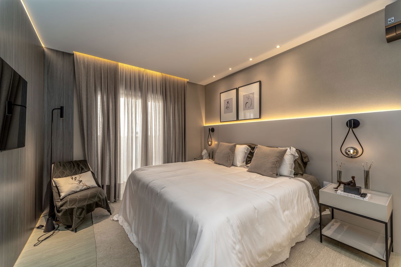 Apartamento de luxo pronto no Centro de Balneário Camboriú-SC: 4 quartos, 4 suítes, 5 banheiros, 4 vagas de garagem, 237m²