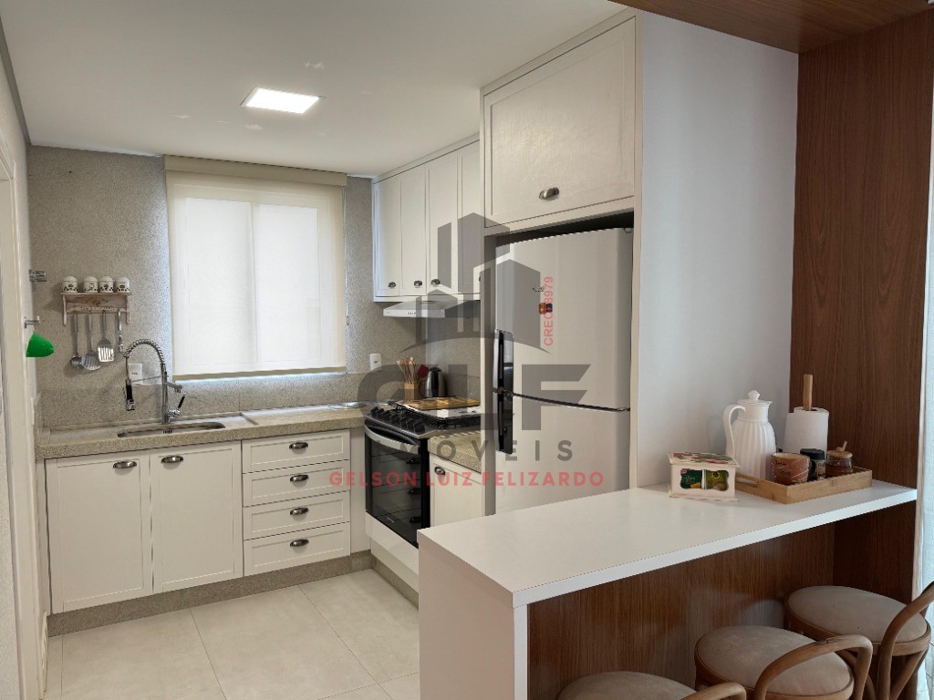 Apartamento de Alto Padrão na cidade de Itapema/SC, no bairro Meia Praia, com 4 Suítes sendo 01 máster com hidromassagem e 3 Vagas de Garagem.